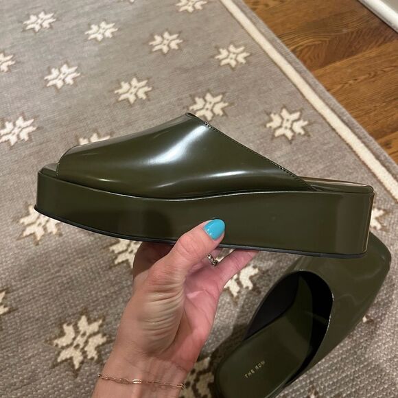 The Row Patent Leather Flatform Open Toe Mule in Olive size 38 - Picture 7 of 11